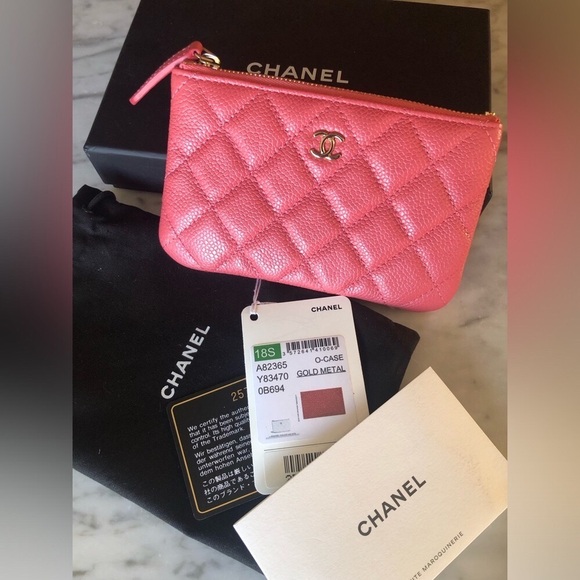 Chanel Pink Caviar O Case - Picture 2 of 8